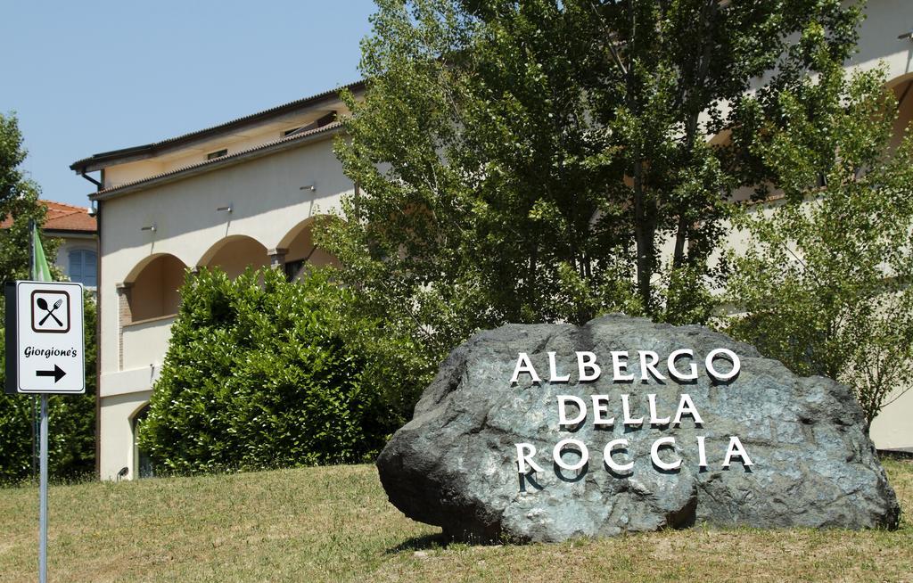Albergo Della Roccia Varano deʼ Melegari المظهر الخارجي الصورة
