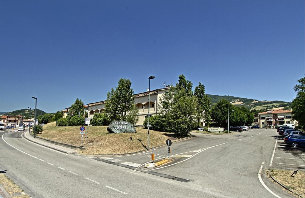 Albergo Della Roccia Varano deʼ Melegari المظهر الخارجي الصورة